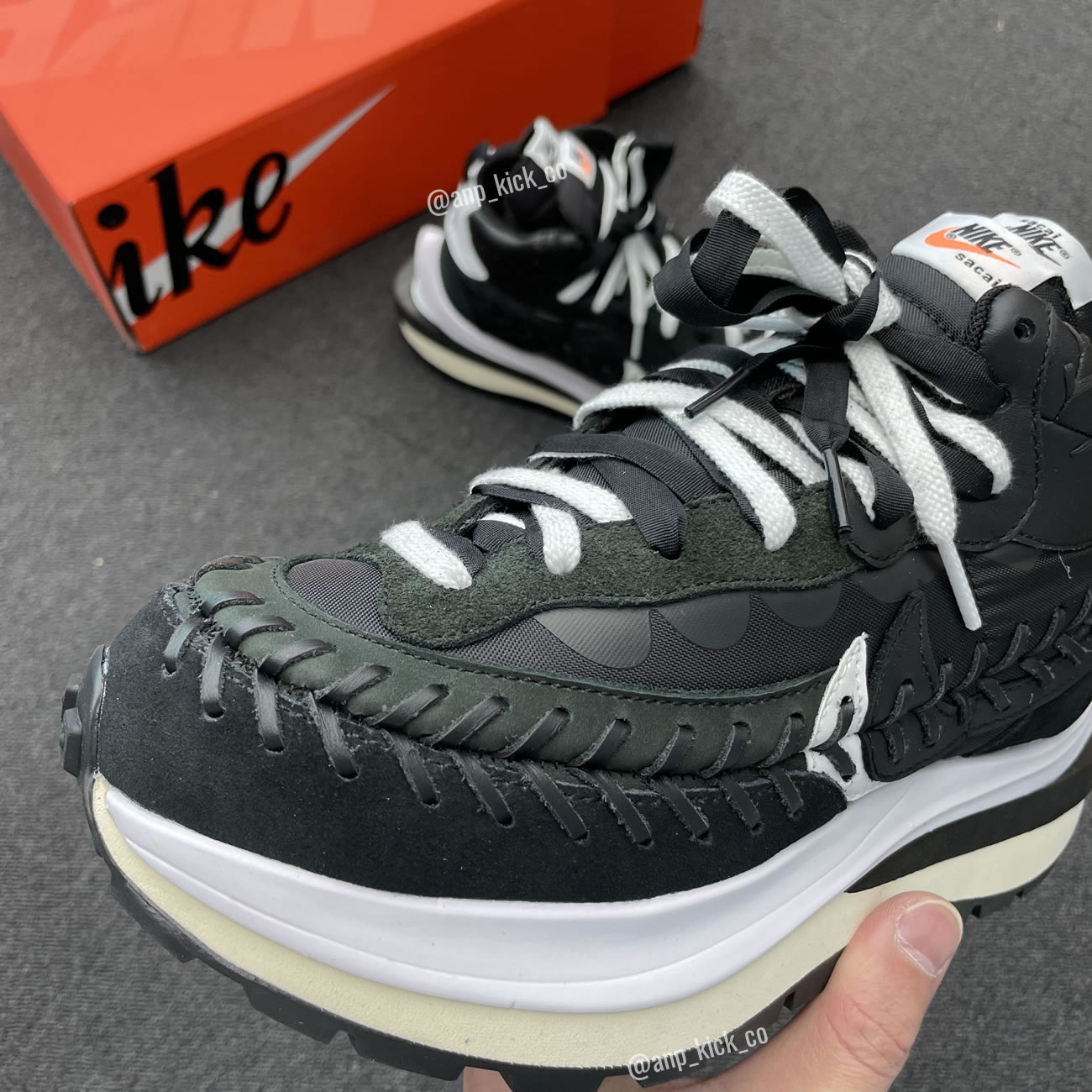 Sacai Nike Vaporwaffle Jean Paul Gaultier Black White Anpkick Dh9186 001 (2) - www.newkick.vip
