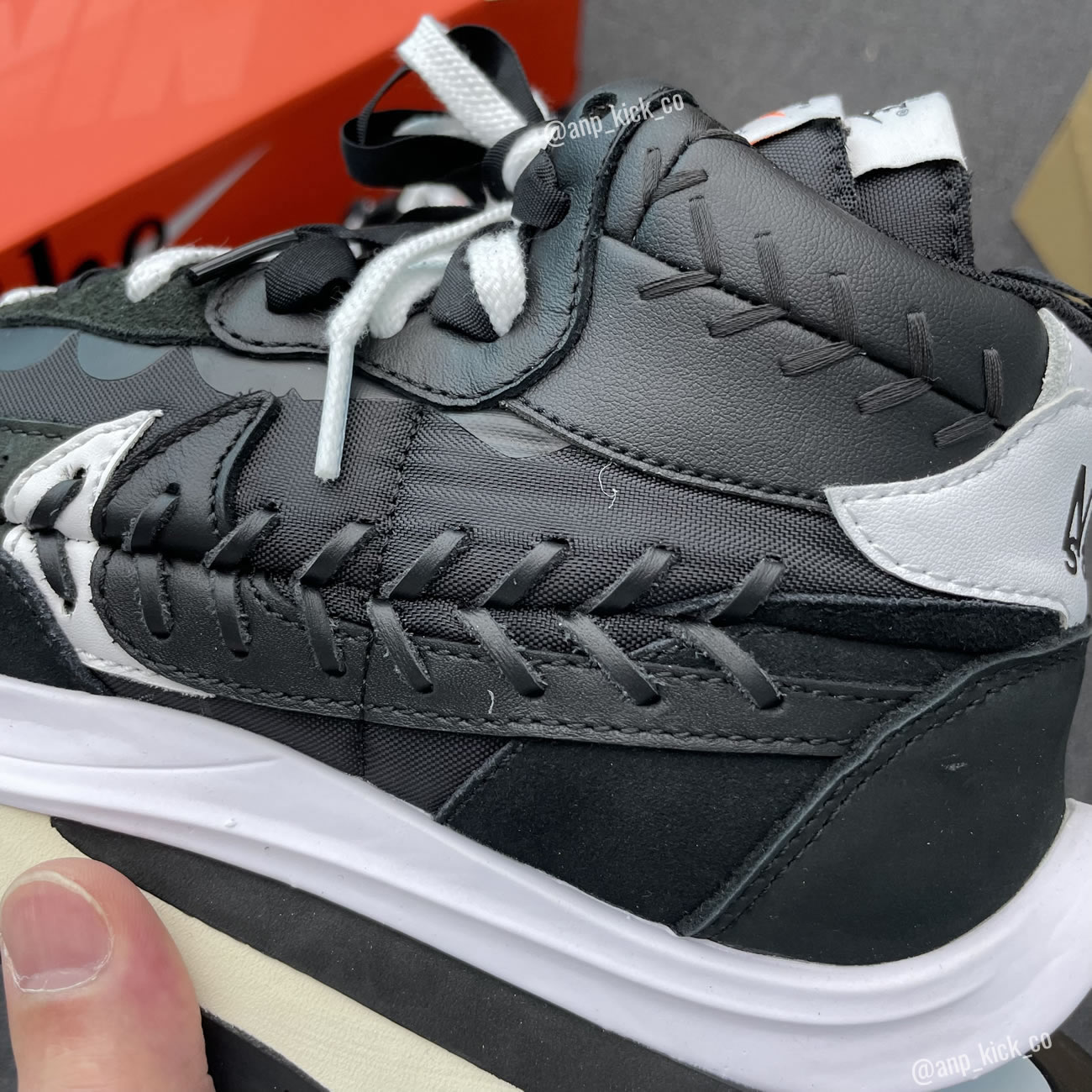 Sacai Nike Vaporwaffle Jean Paul Gaultier Black White Anpkick Dh9186 001 (3) - www.newkick.vip