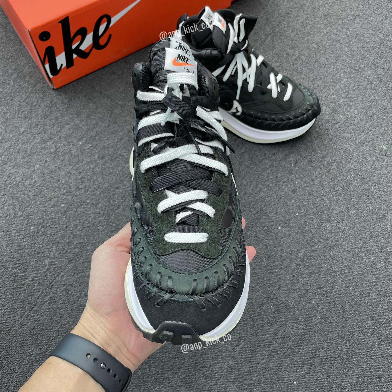 Sacai Nike Vaporwaffle Jean Paul Gaultier Black White Anpkick Dh9186 001 (6) - www.newkick.vip