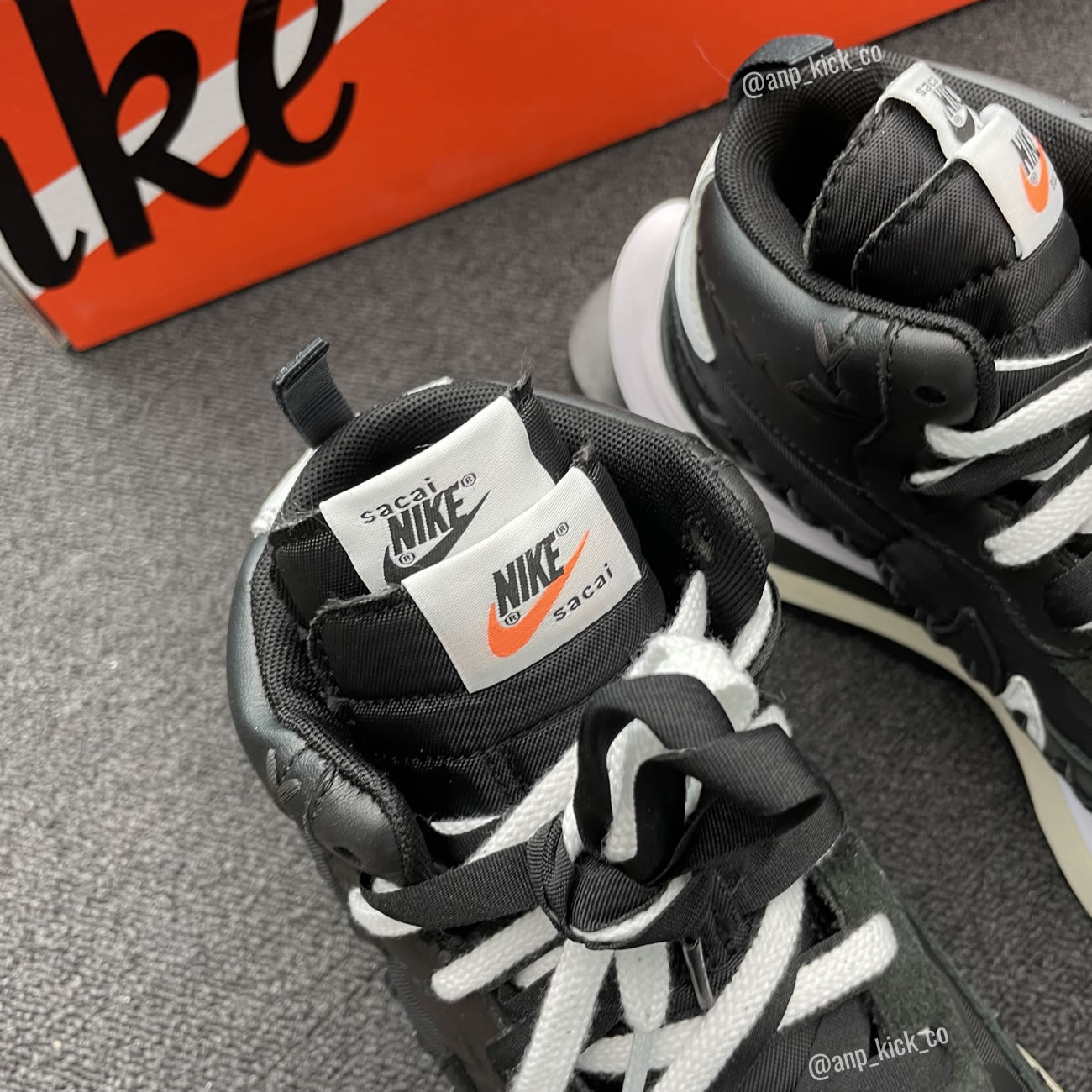Sacai Nike Vaporwaffle Jean Paul Gaultier Black White Anpkick Dh9186 001 (9) - www.newkick.vip