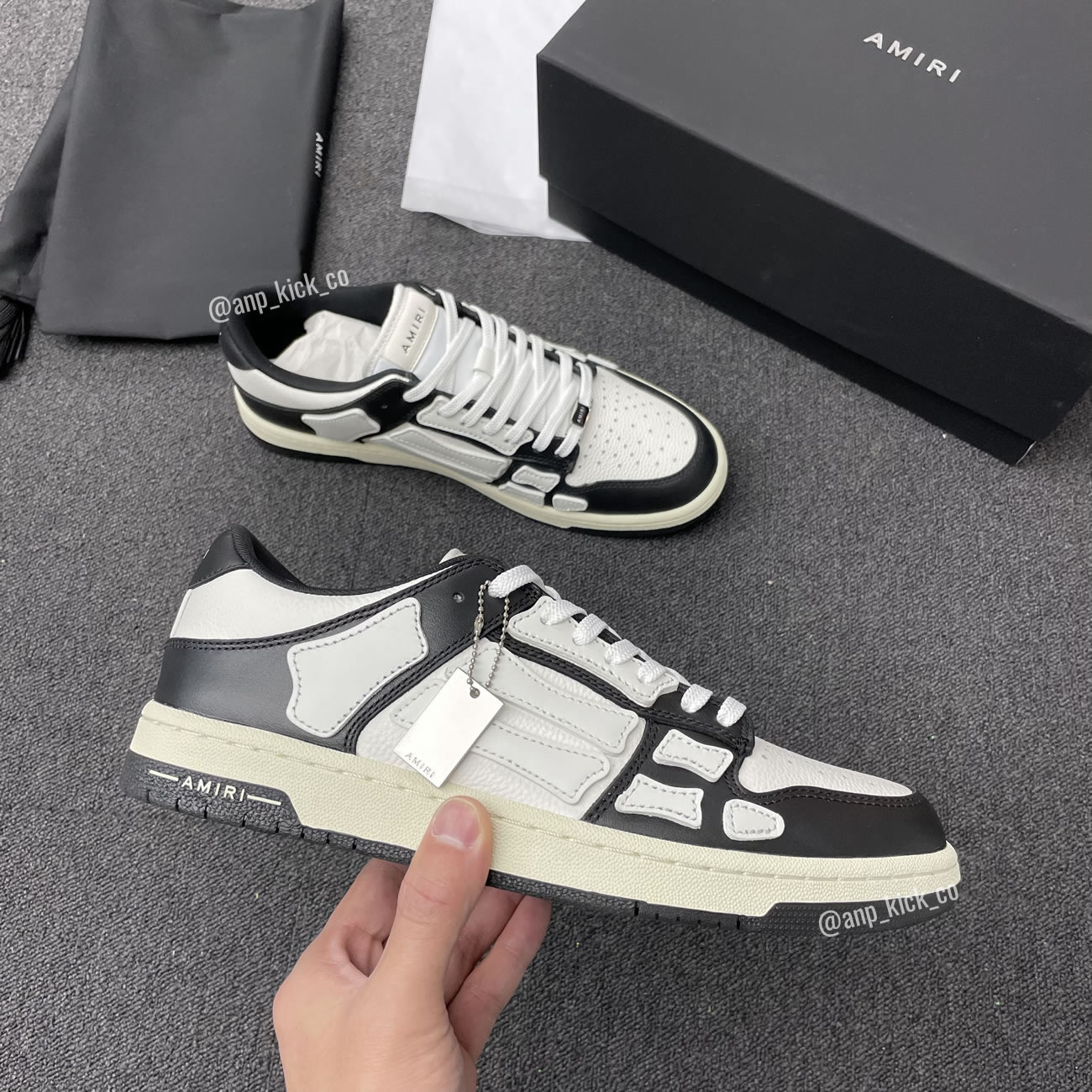 A M I R I Skel Top Low Leather Sneakers Black White Anpkick Mfs003 000 (1) - www.newkick.vip A M I R I Skel Top Low Leather Sneakers Black White Anpkick Mfs003 000 (1) - www.newkick.vip