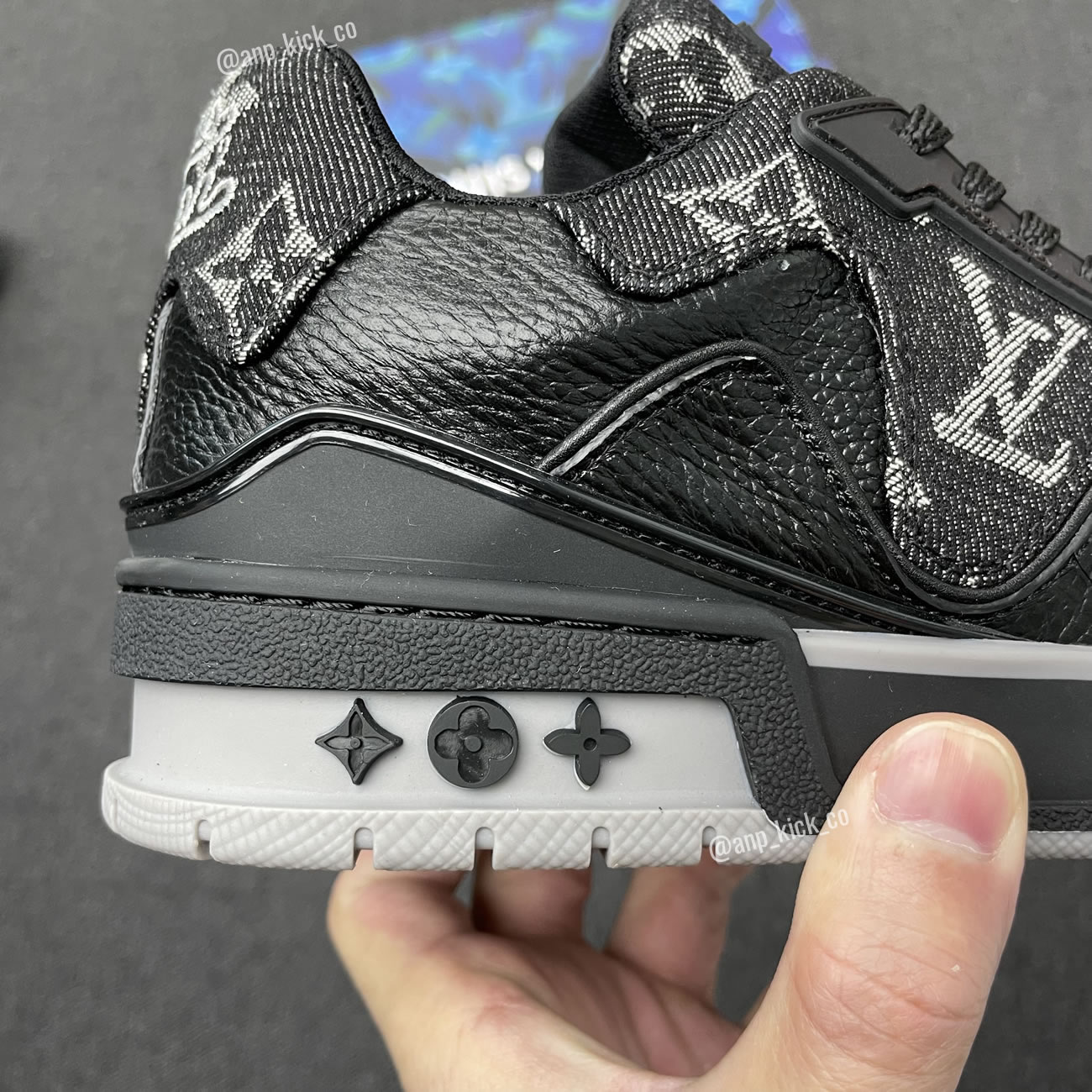 New L V Trainer Sneaker Shoes Noir (5) - www.newkick.vip New L V Trainer Sneaker Shoes Noir (5) - www.newkick.vip