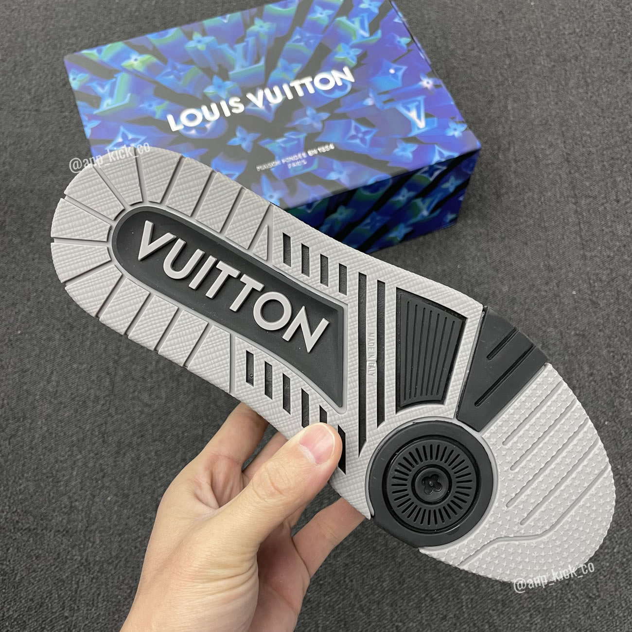 New L V Trainer Sneaker Shoes Noir (7) - www.newkick.vip