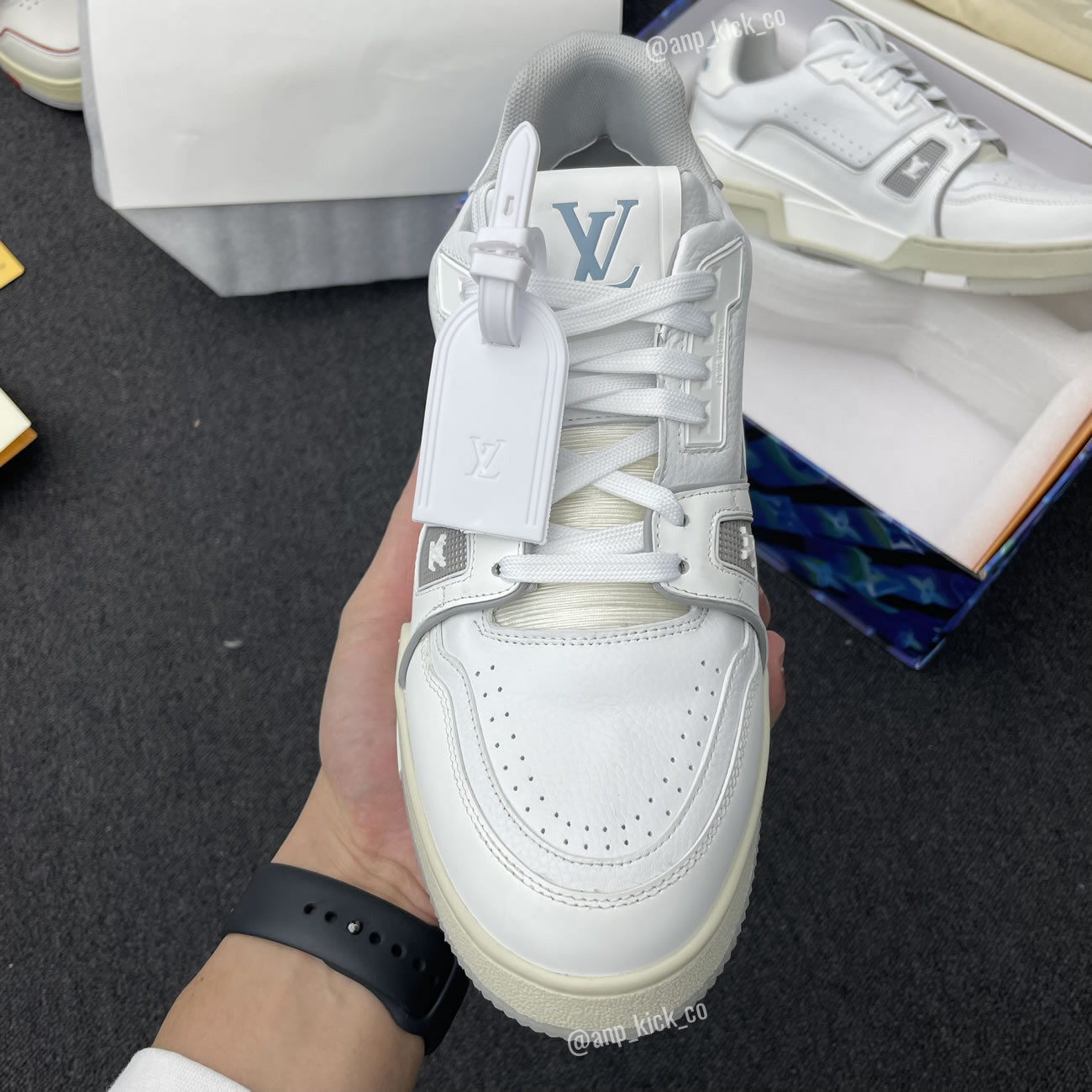 New L V Trainer Sneaker Shoes White Signature (7) - www.newkick.vip New L V Trainer Sneaker Shoes White Signature (7) - www.newkick.vip