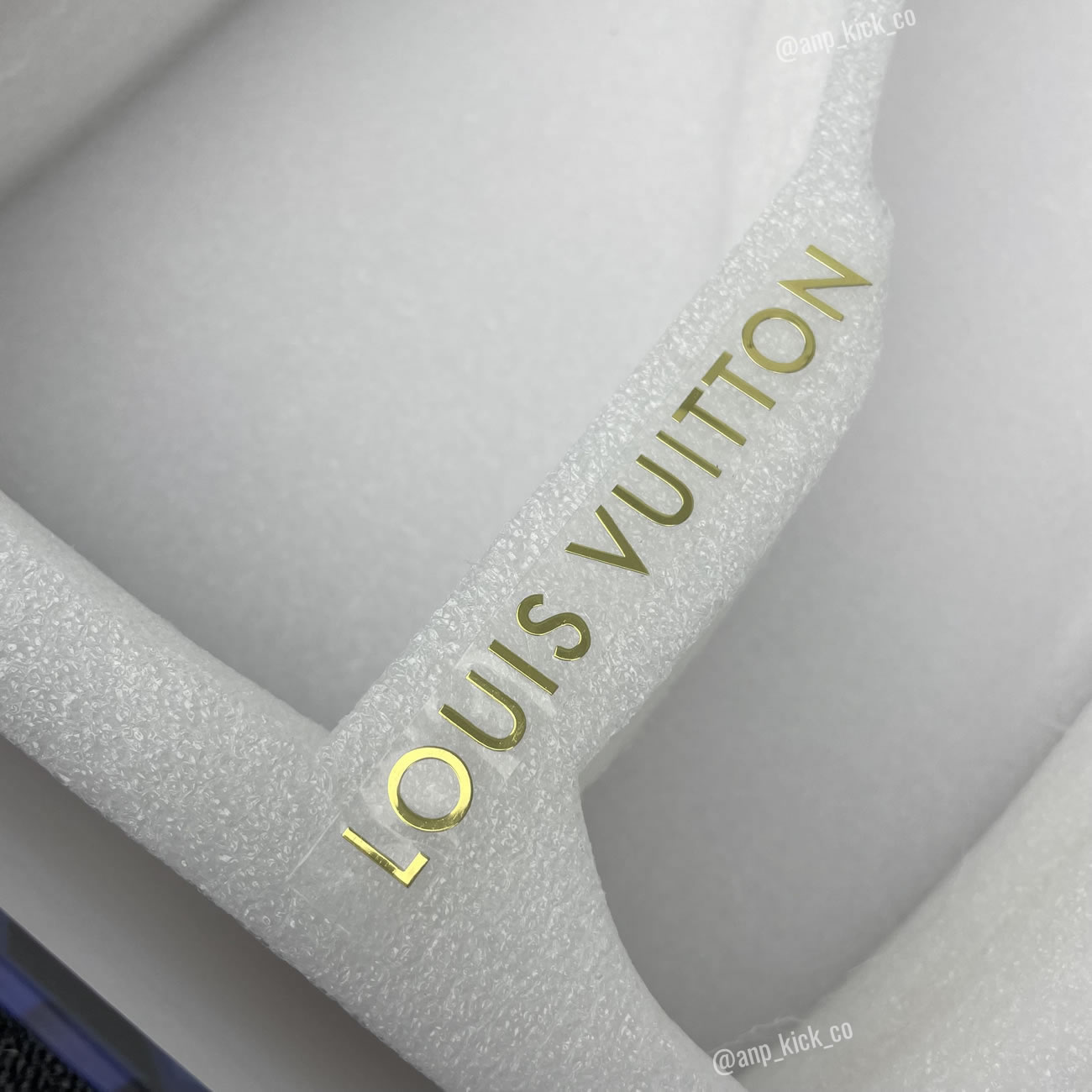 New L V Trainer Sneaker Shoes White Signature (9) - www.newkick.vip