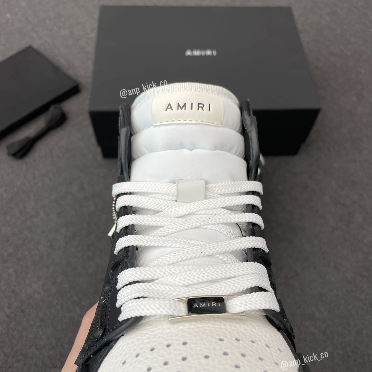 A M I R I Skel Top High Leather Sneakers Black White Anpkick Mfs002 004 (9) - www.newkick.vip A M I R I Skel Top High Leather Sneakers Black White Anpkick Mfs002 004 (9) - www.newkick.vip