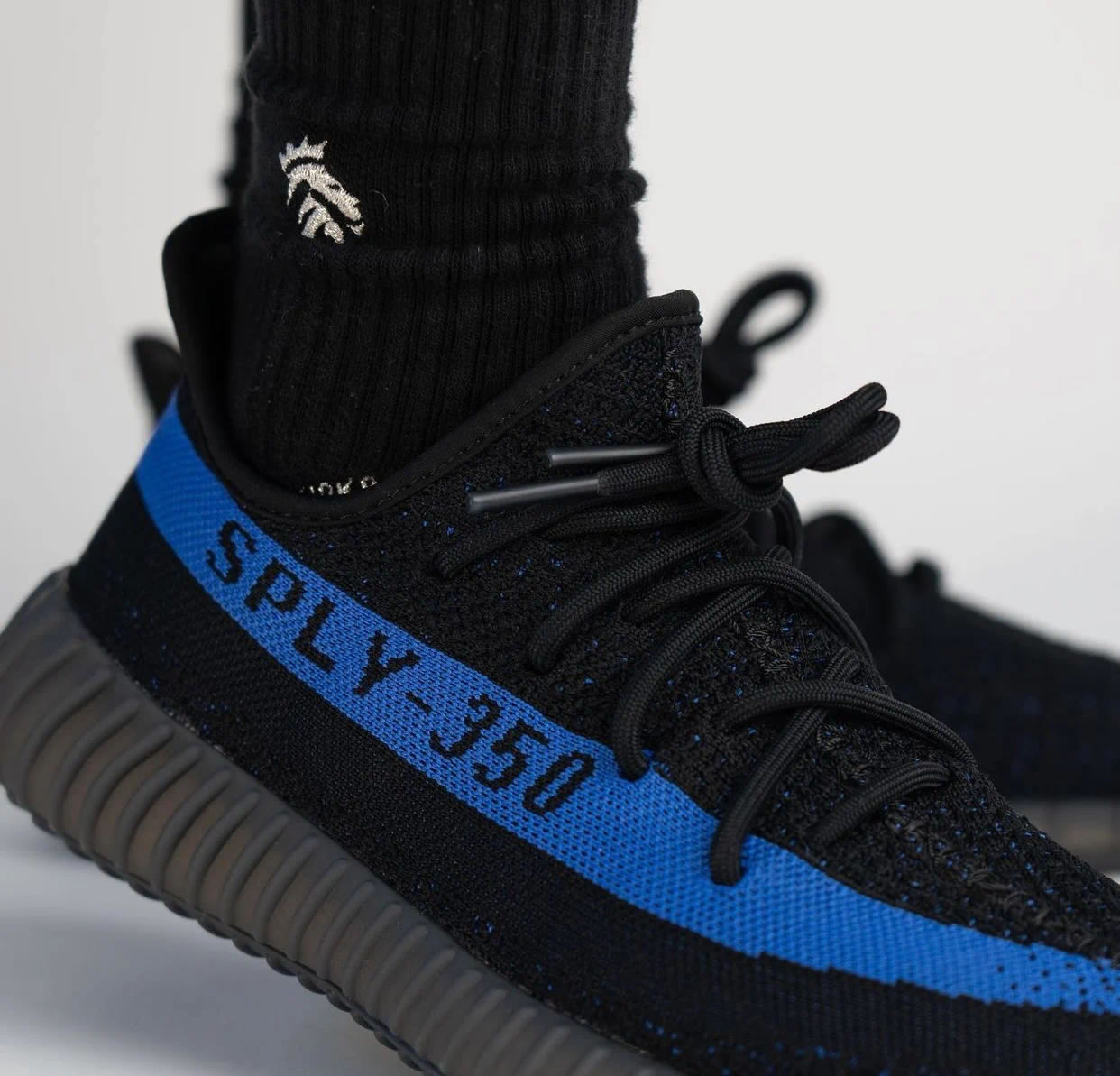 Adidas Yeezy Boost 350 V2 Dazzling Blue Gy7164 On Feet 8 - www.newkick.vip