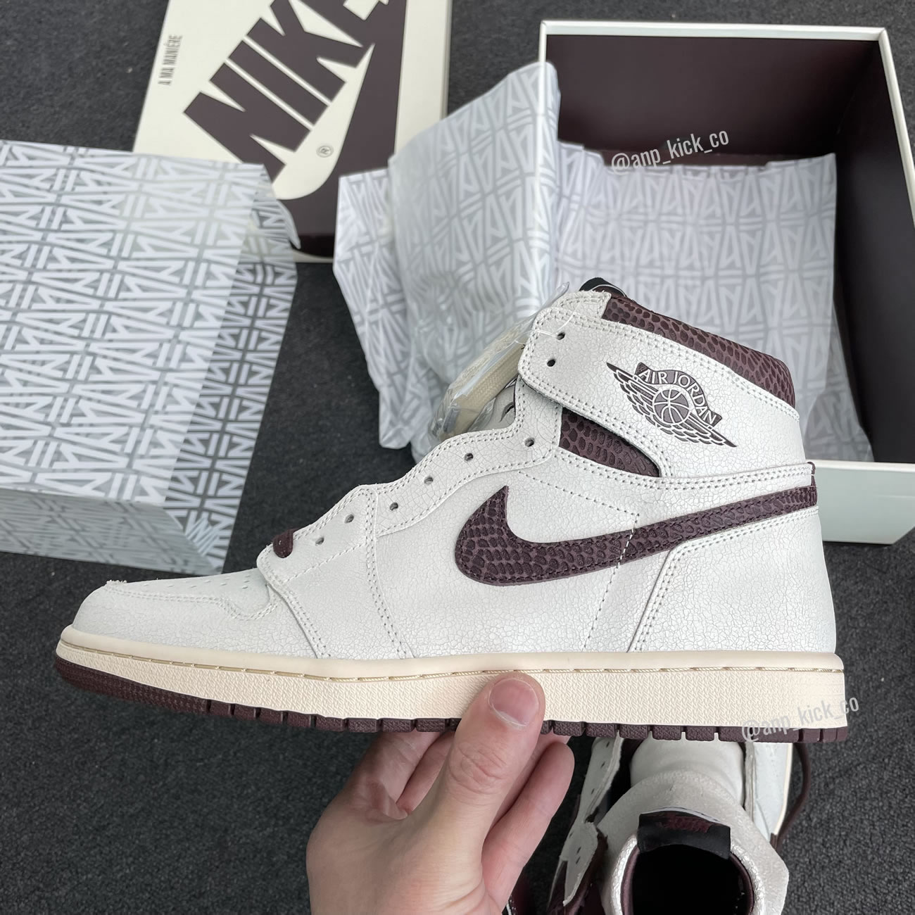 A Ma Maniere Air Jordan 1 High Og Sail And Burgundy Anpkick Do7097 100 (2) - www.newkick.vip