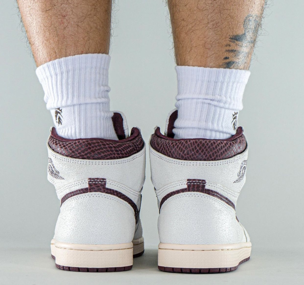 A Ma Maniere Air Jordan 1 High Og Sail And Burgundy Do7097 100 On Feet (6) - www.newkick.vip