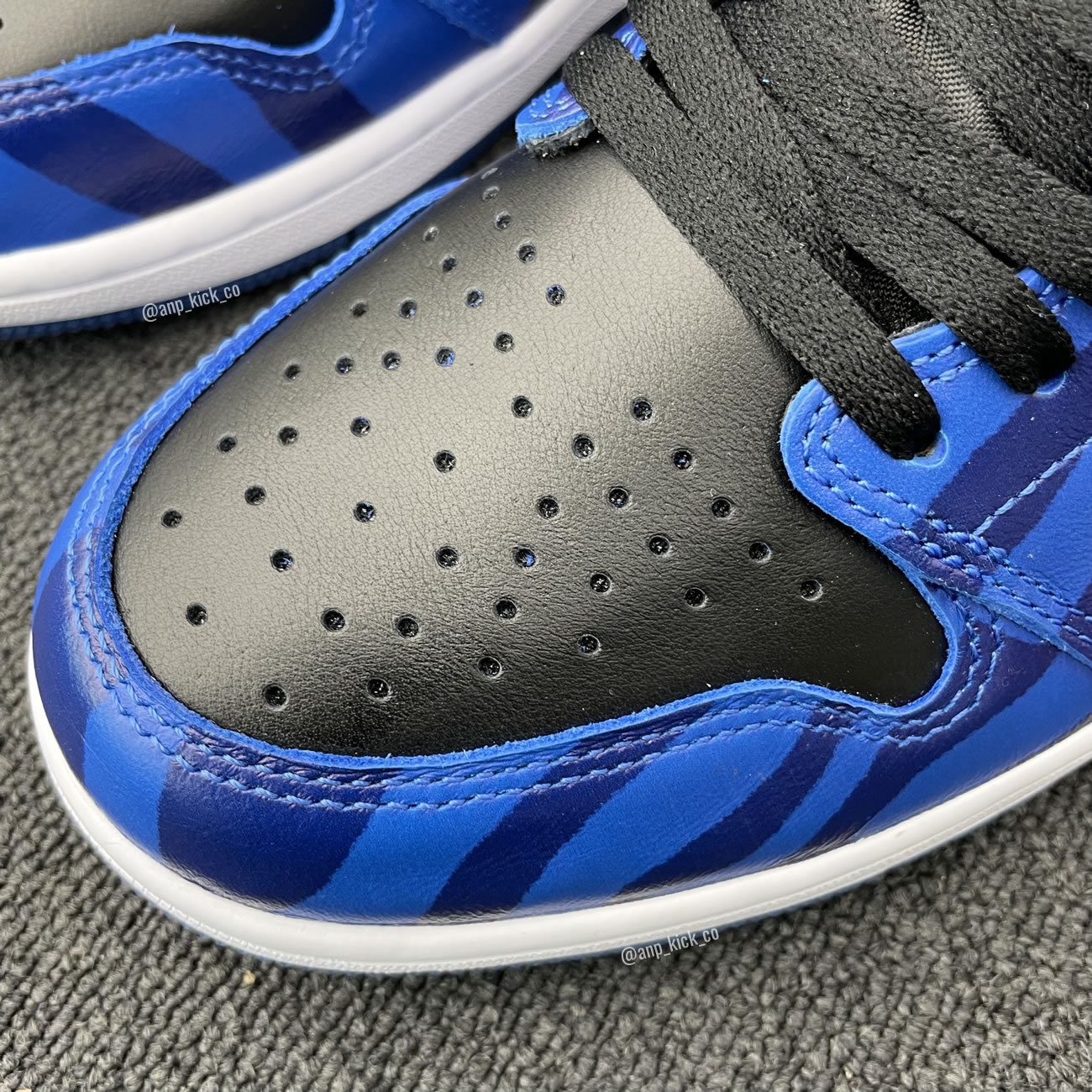 The North Face Kaws Air Jordan 1 Retro High Shoes Anpkick Custom Making (10) - www.newkick.vip