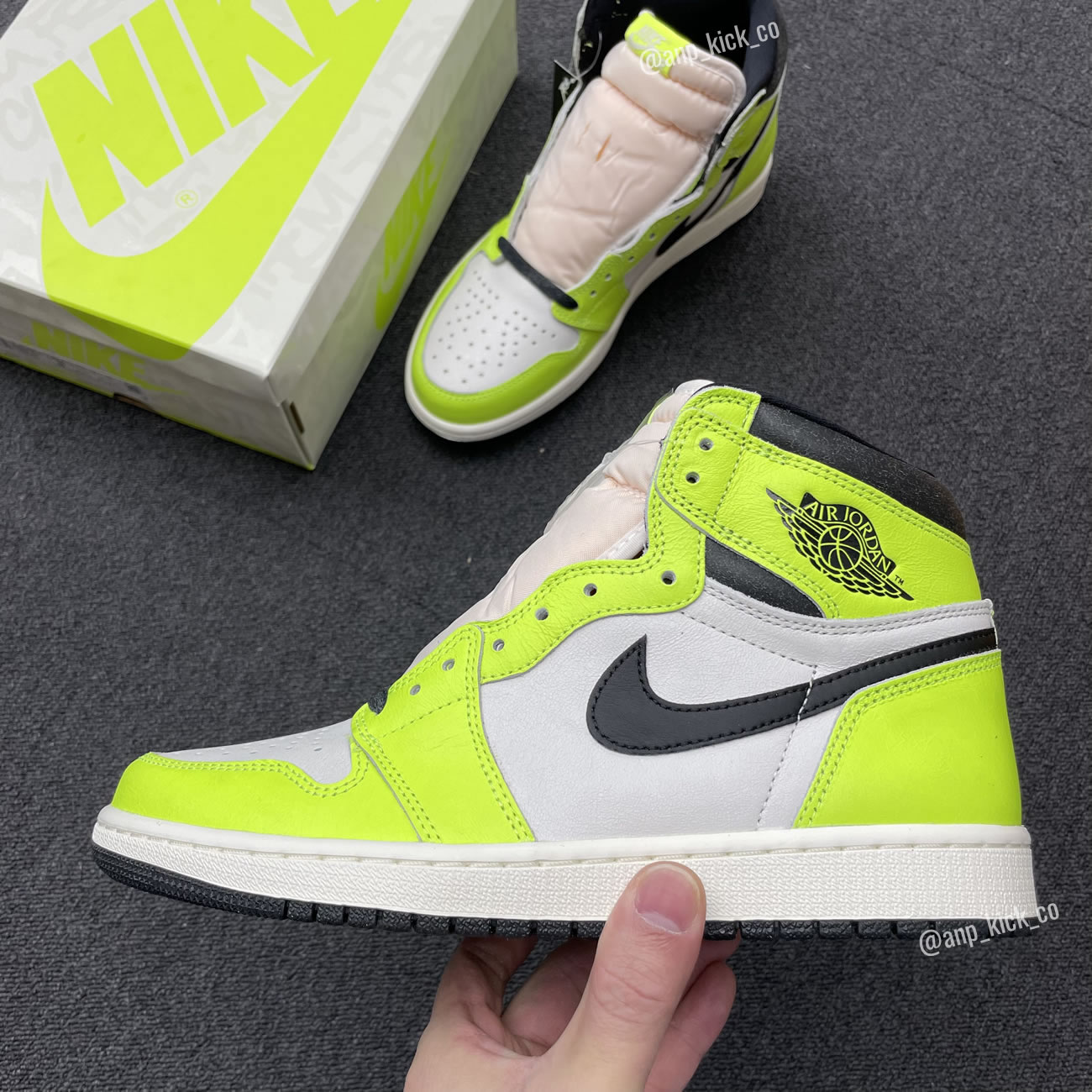 Air Jordan 1 Retro High Og Anpkick Volt Black Sail 555088 702 (1) - www.newkick.vip