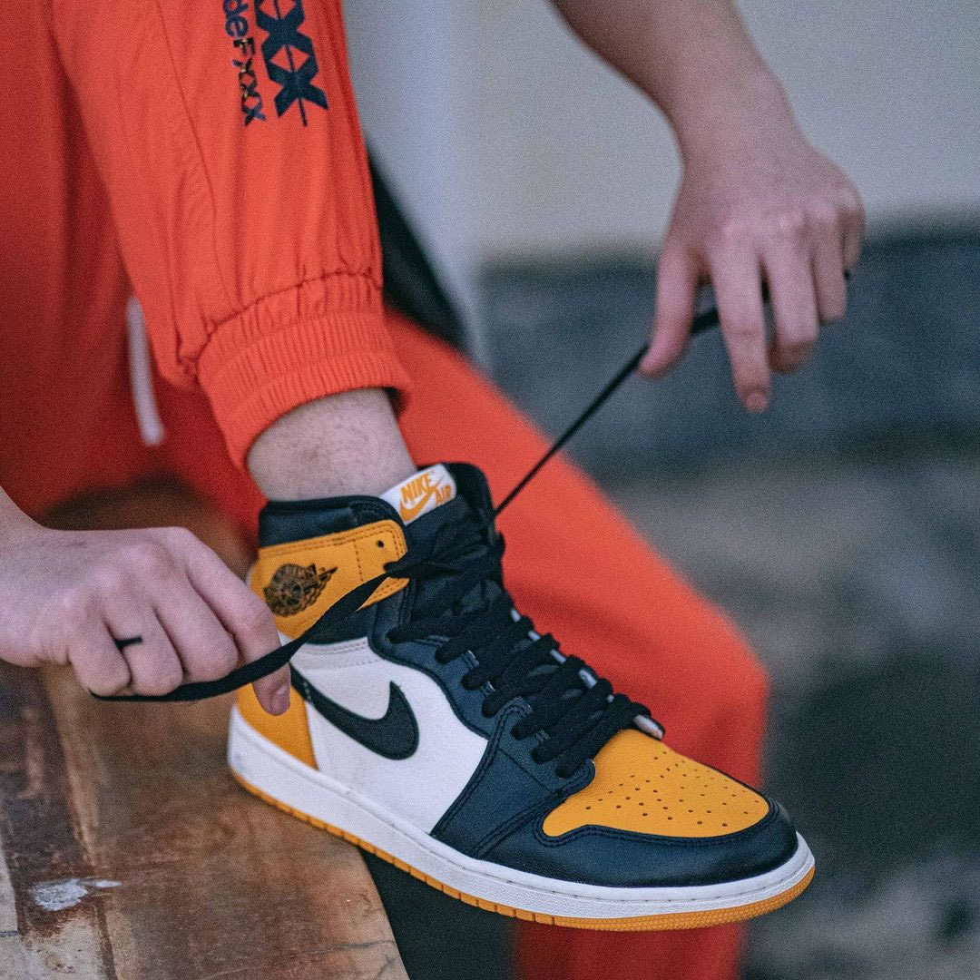Air Jordan 1 Retro High Og Yellow Toe On Feet 555088 711 (11) - www.newkick.vip Air Jordan 1 Retro High Og Yellow Toe On Feet 555088 711 (11) - www.newkick.vip