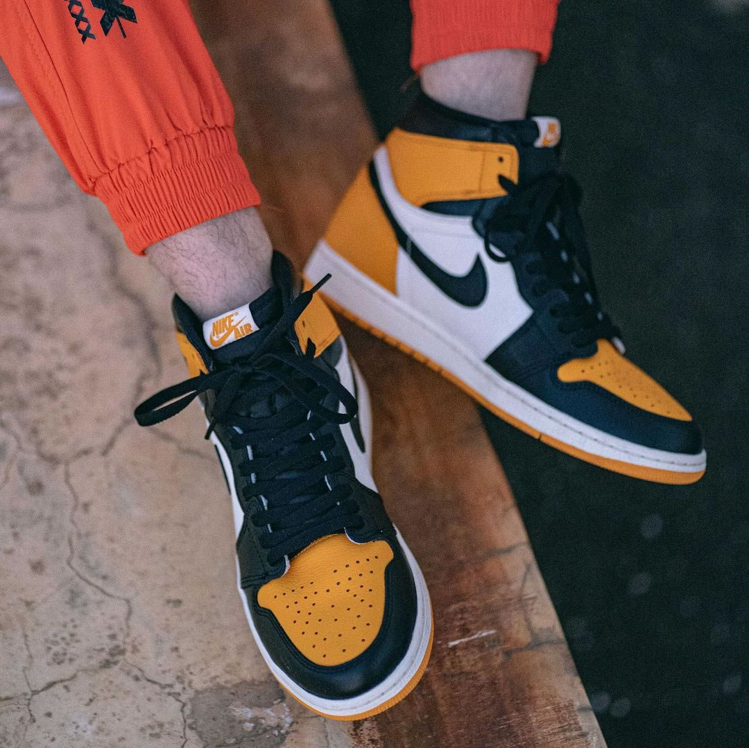 Air Jordan 1 Retro High Og Yellow Toe On Feet 555088 711 (12) - www.newkick.vip