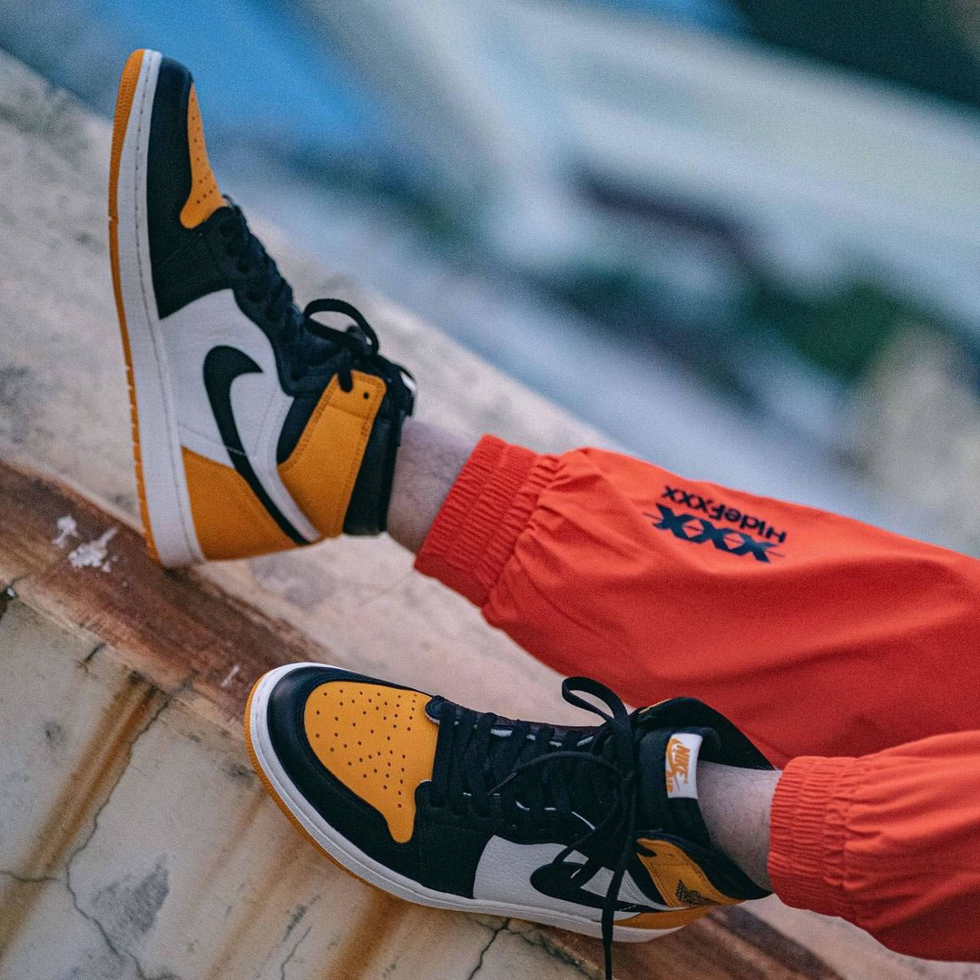 Air Jordan 1 Retro High Og Yellow Toe On Feet 555088 711 (14) - www.newkick.vip