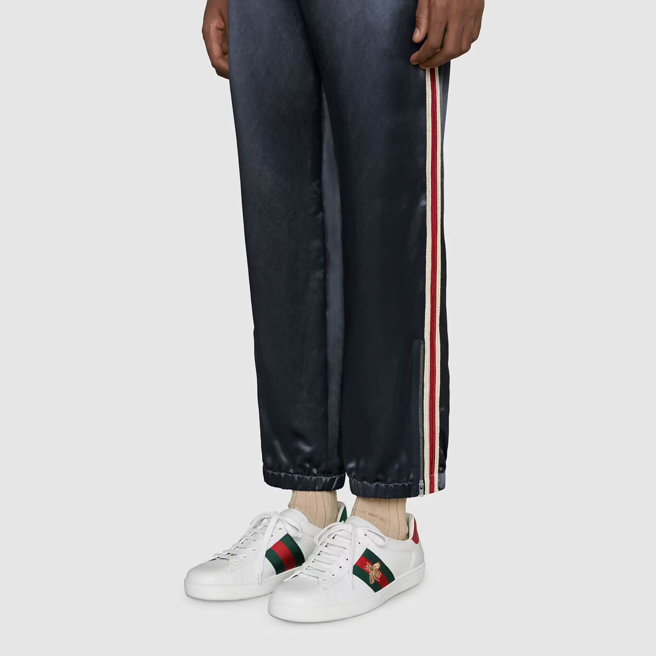 G U C C I Gg Ace Sneaker With Bee For Mens Womens (6) - www.newkick.vip