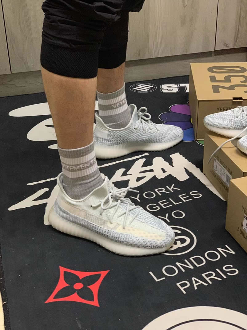 Adidas Yeezy Boost 350 V2 Cloud White Non Reflective Anpkick On Feet Fw3043 (2) - www.newkick.vip Adidas Yeezy Boost 350 V2 Cloud White Non Reflective Anpkick On Feet Fw3043 (2) - www.newkick.vip