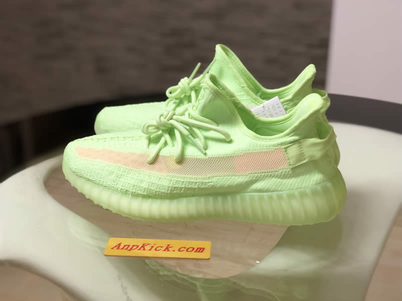 Adidas Yeezy Boost 350 V2 Gitd Glow In The Dark Spring 2019 (1) - www.newkick.vip