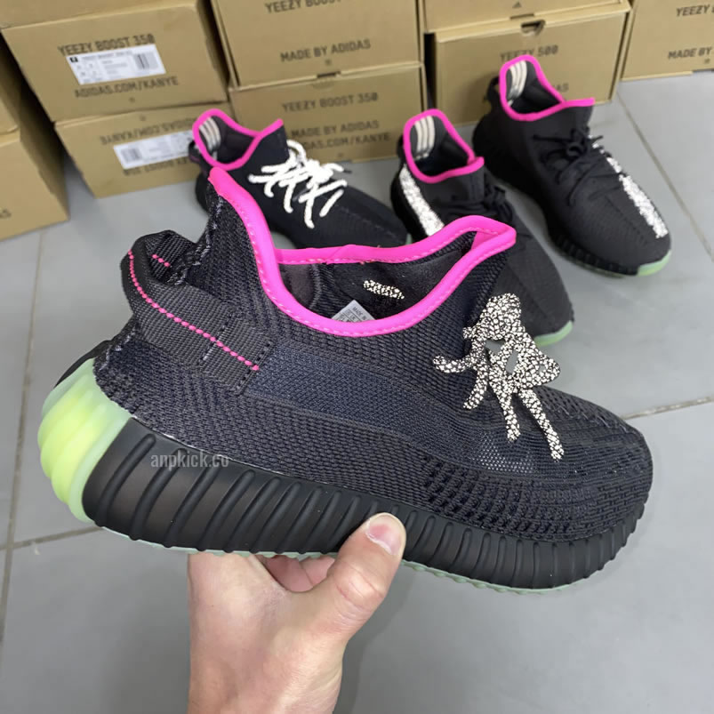 Adidas Yeezy Boost 350 V2 Nrg Red October Non Reflective Ut8830 Reflective Ut8831 (6) - www.newkick.vip