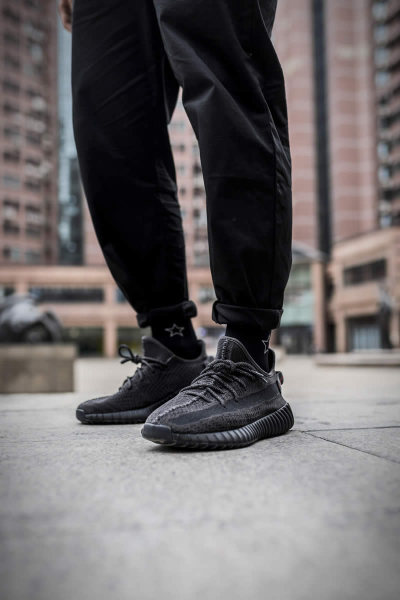 Adidas Yeezy Boost 350 V2 Black None Refective On Feet Fu9013 (1) - www.newkick.vip Adidas Yeezy Boost 350 V2 Black None Refective On Feet Fu9013 (1) - www.newkick.vip