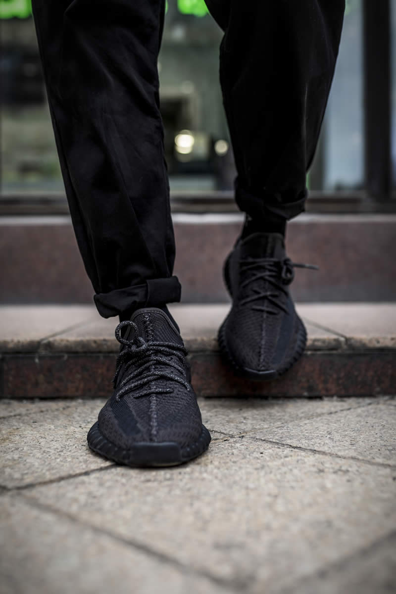 Adidas Yeezy Boost 350 V2 Black None Refective On Feet Fu9013 (5) - www.newkick.vip Adidas Yeezy Boost 350 V2 Black None Refective On Feet Fu9013 (5) - www.newkick.vip