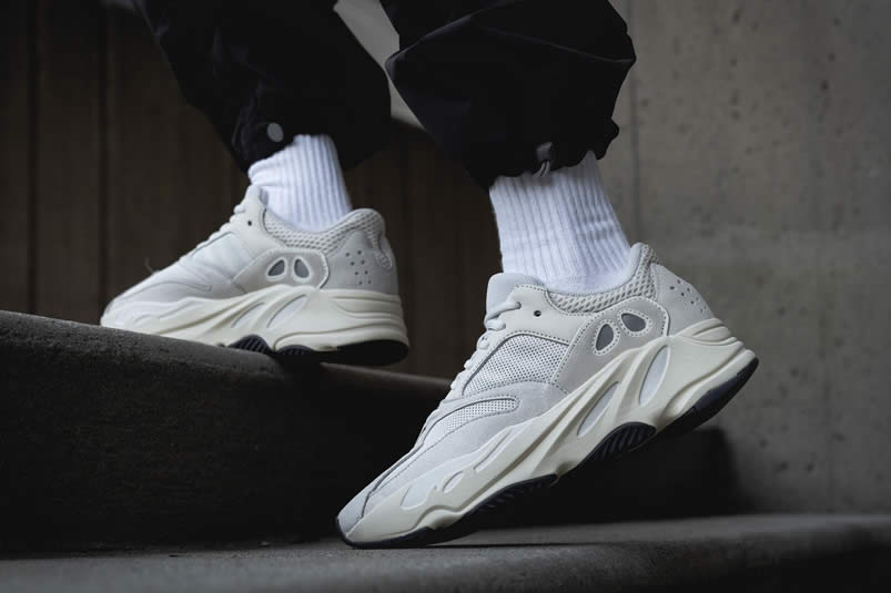 Adidas Yeezy Boost 700 Analog On Foot Outfit Release Date Eg7596 (1) - www.newkick.vip