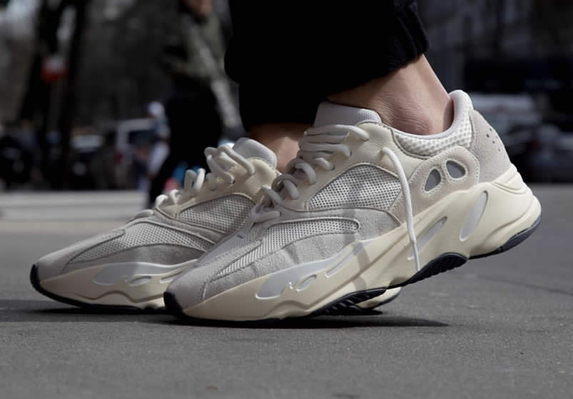 Adidas Yeezy Boost 700 Analog On Foot Outfit Release Date Eg7596 (7) - www.newkick.vip