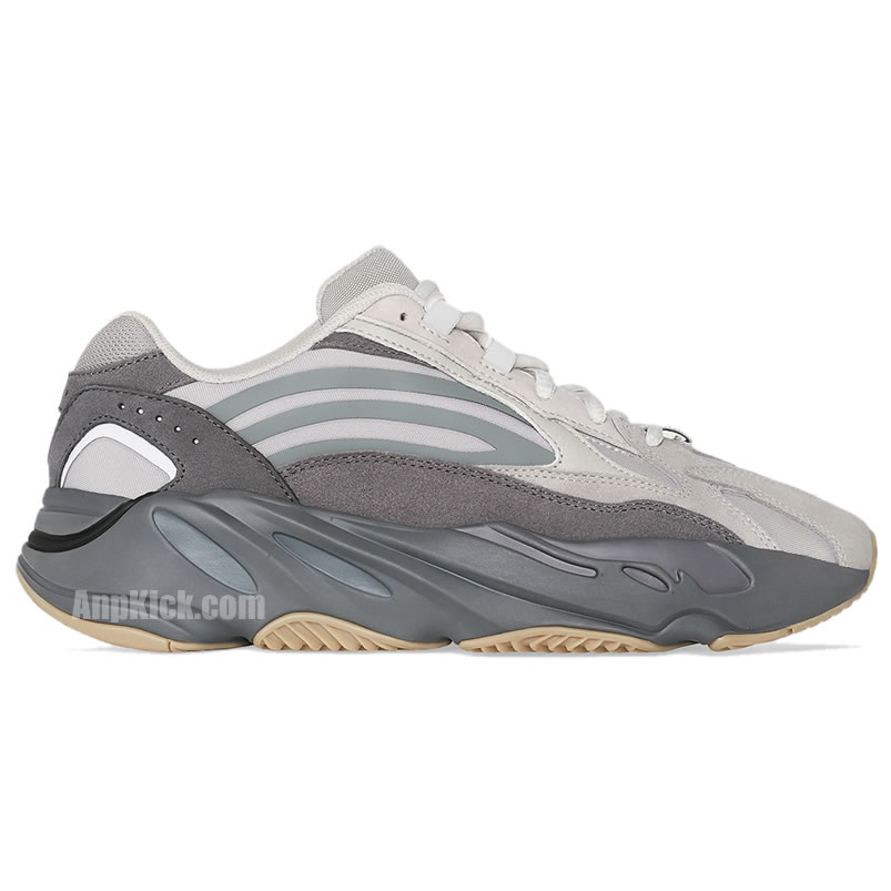 Adidas Yeezy Boost 700 V2 Tephra On Feet Outfit Style Fu7914 (2) - www.newkick.vip