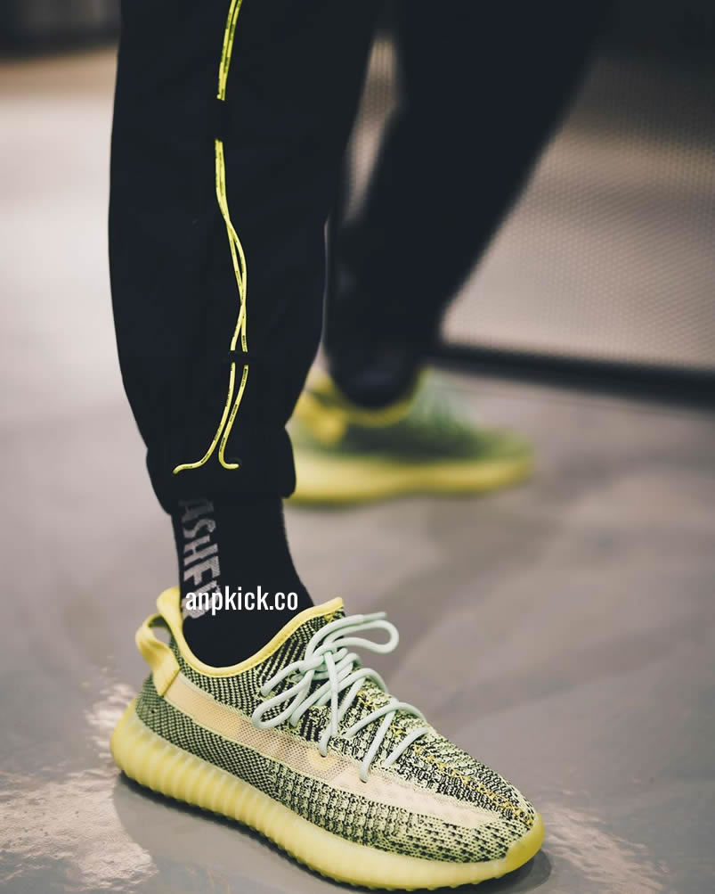 Adidas Yeezy Boost 350 V2 Yeezreel Reflective Green Black On Feet Release Date Fw4130 (6) - www.newkick.vip Adidas Yeezy Boost 350 V2 Yeezreel Reflective Green Black On Feet Release Date Fw4130 (6) - www.newkick.vip