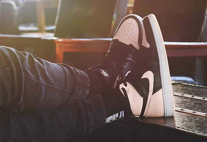 Air Jordan 1 Crimson Tint For Sale On Feet Aj1 Hyper Pink And Black 555088 081 (1) - www.newkick.vip