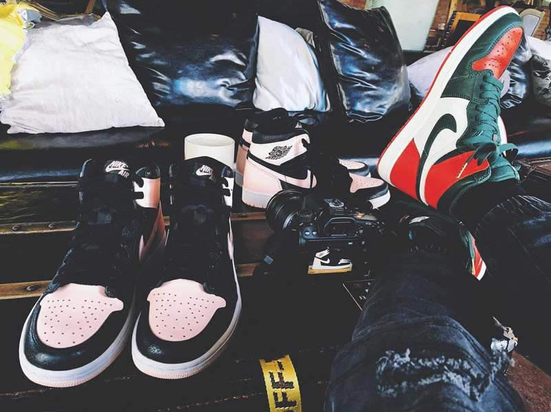 Air Jordan 1 Crimson Tint For Sale On Feet Hyper Pink And Black 555088 081 (12) - www.newkick.vip