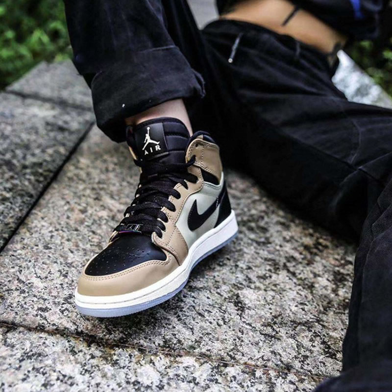 Air Jordan 1 High On Feet Premium Fossil Mens Wmns New Aj1 Shoes Ah7389 003 (1) - www.newkick.vip Air Jordan 1 High On Feet Premium Fossil Mens Wmns New Aj1 Shoes Ah7389 003 (1) - www.newkick.vip