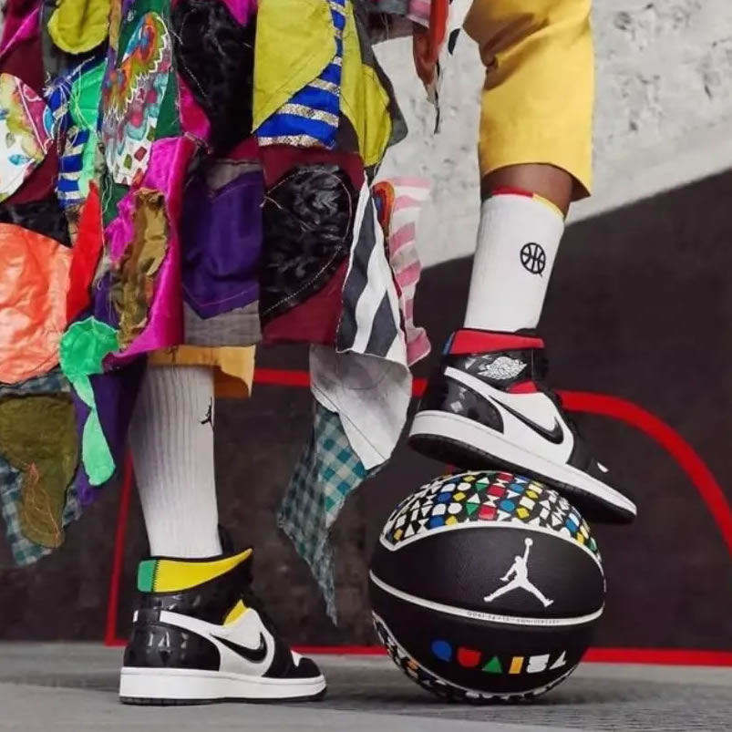 Air Jordan 1 Mid Quai 54 2019 Aj1 On Feet Womens Where To Buy Cj9219 001 (1) - www.newkick.vip