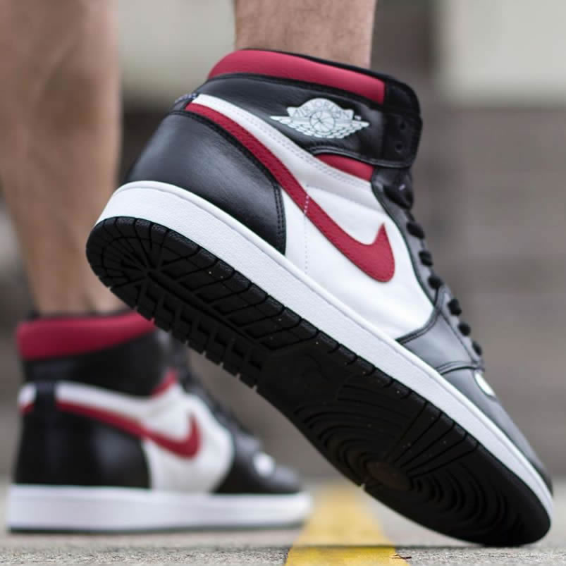 Air Jordan 1 Retro High Og Gym Red 2019 555088 061 On Feet (3) - www.newkick.vip