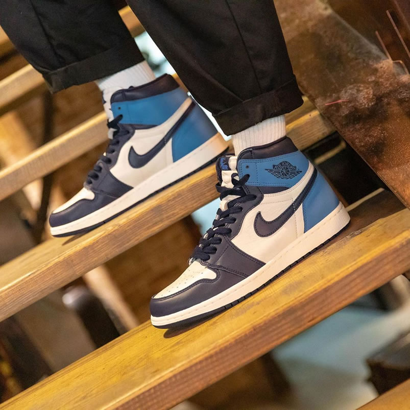 Air Jordan 1 Retro High Og Obsidian On Feet University Blue Unc 555088 140 (2) - www.newkick.vip