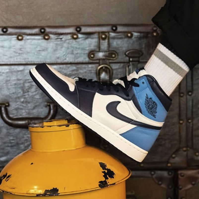 Air Jordan 1 Retro High Og Obsidian On Feet University Blue Unc 555088 140 (4) - www.newkick.vip