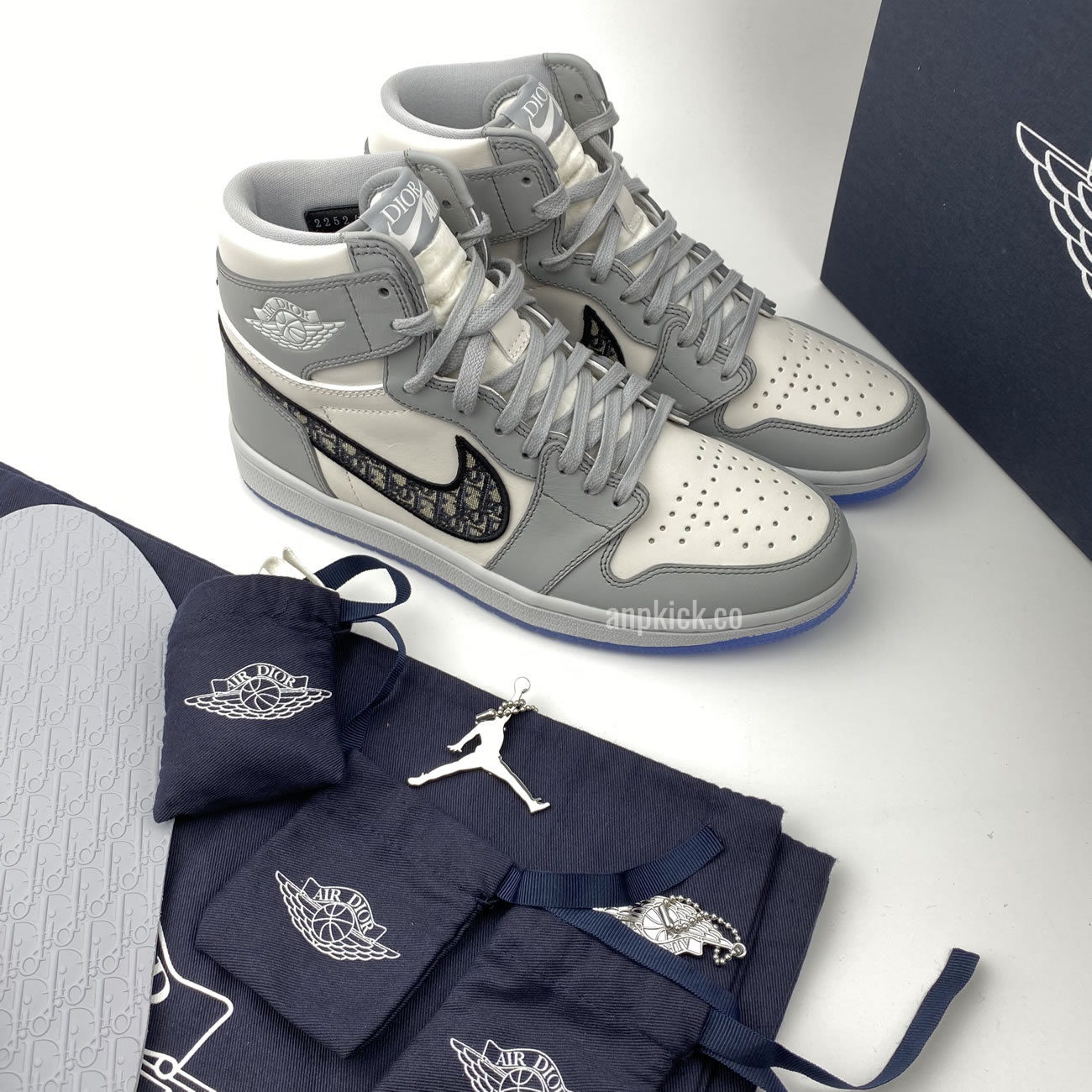 Dior Air Jordan 1 Cn8607 002 Details Anpkickz New High Best Batch (13) - www.newkick.vip Dior Air Jordan 1 Cn8607 002 Details Anpkickz New High Best Batch (13) - www.newkick.vip