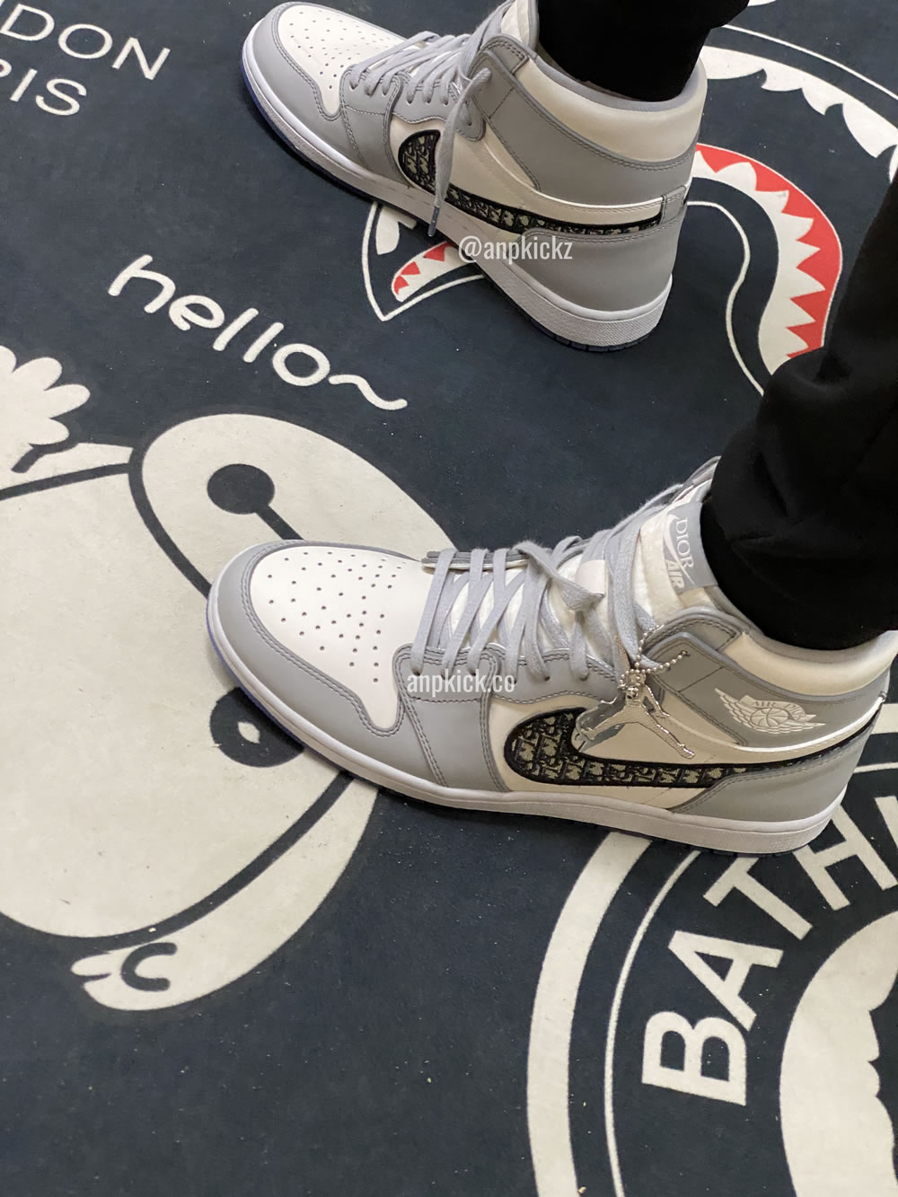 Dior Air Jordan 1 High Og Cn8607 002 On Feet Anpkickz (2) - www.newkick.vip Dior Air Jordan 1 High Og Cn8607 002 On Feet Anpkickz (2) - www.newkick.vip