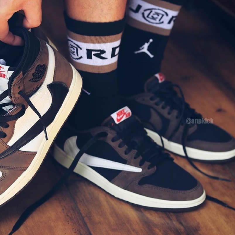 Travis Scott Air Jordan 1 Low Og On Feet  Dark Mocha Cq4277 001 (1) - www.newkick.vip