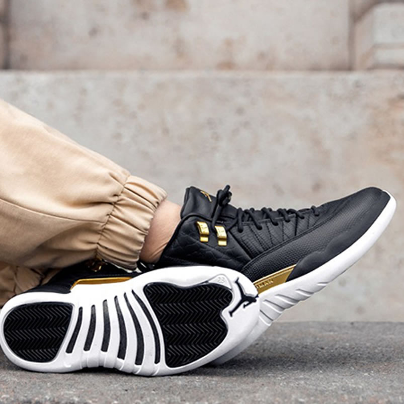 Air Jordan 12 On Feet Snakeskin Midnight Wmns Black White Gold Ao6068 007 (1) - www.newkick.vip