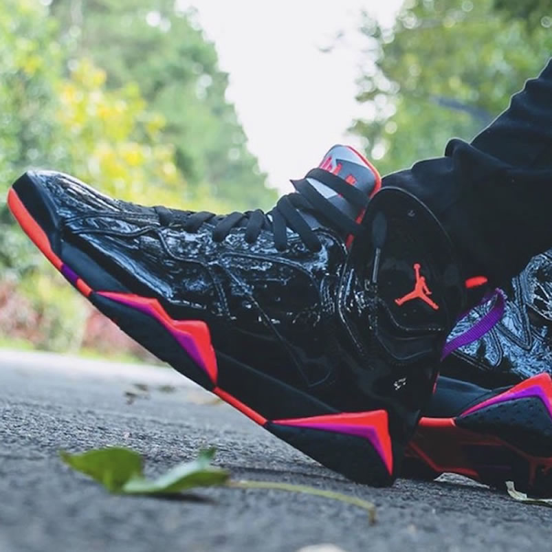 Air Jordan 7 Wmns Black Patent Leather Shoes On Feet Release Date 313358 006 (1) - www.newkick.vip