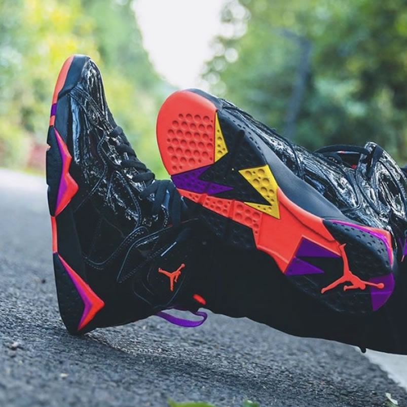 Air Jordan 7 Wmns Black Patent Leather Shoes On Feet Release Date 313358 006 (4) - www.newkick.vip