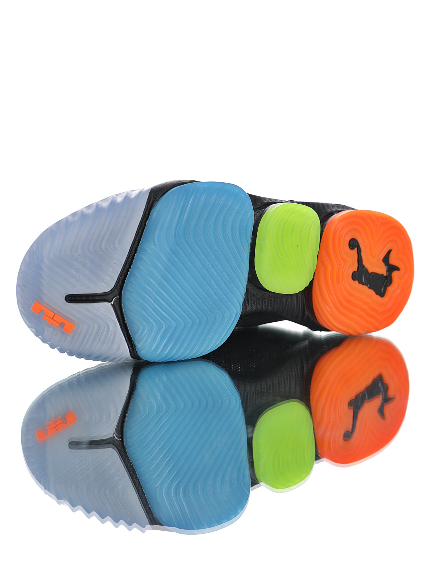 Nike Lebron 16 I Promise We Are Family Lebron James Lbj 16 Ao2595 004 Pics (4) - www.newkick.vip