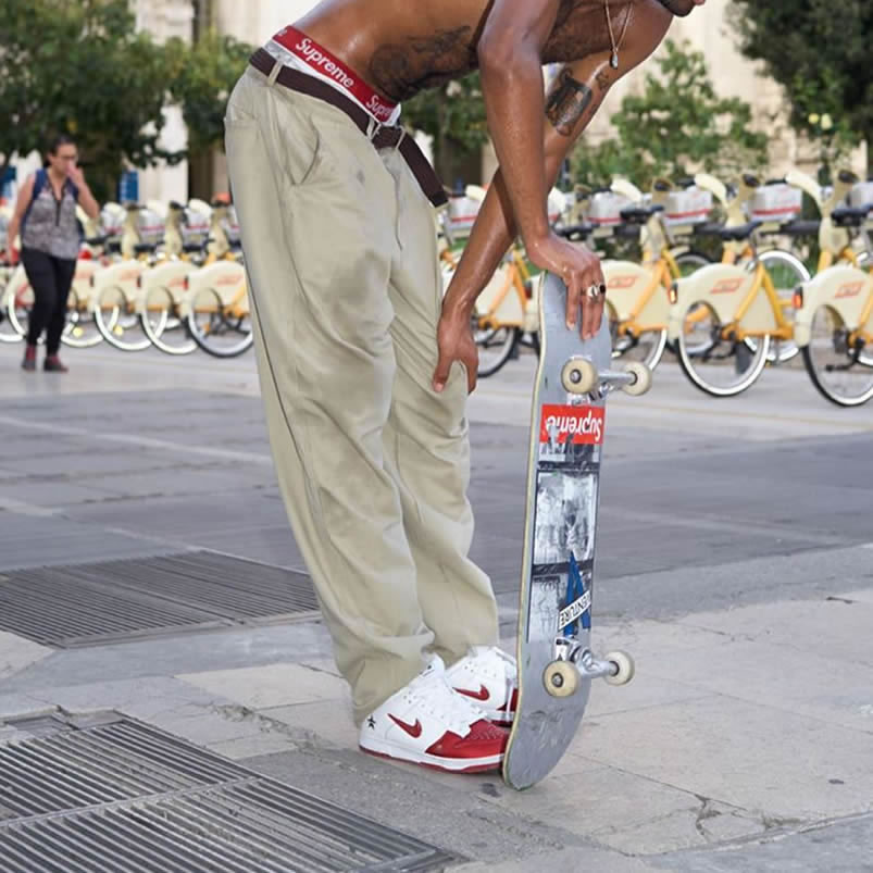 Supreme Nike Sb Dunk Low On Feet Red White 2019 Shoes Ck3480 600 (1) - www.newkick.vip