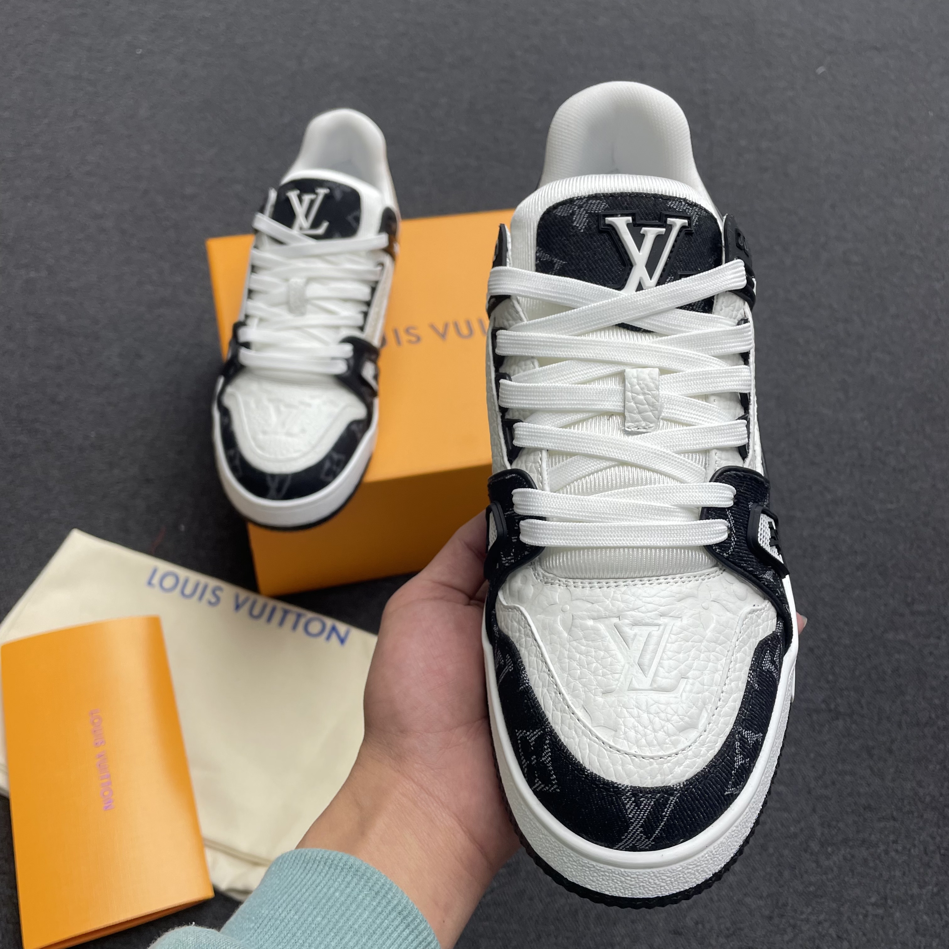 Louis Vuitton Lv Trainer White Black White 1a9jgb (2) - www.newkick.vip