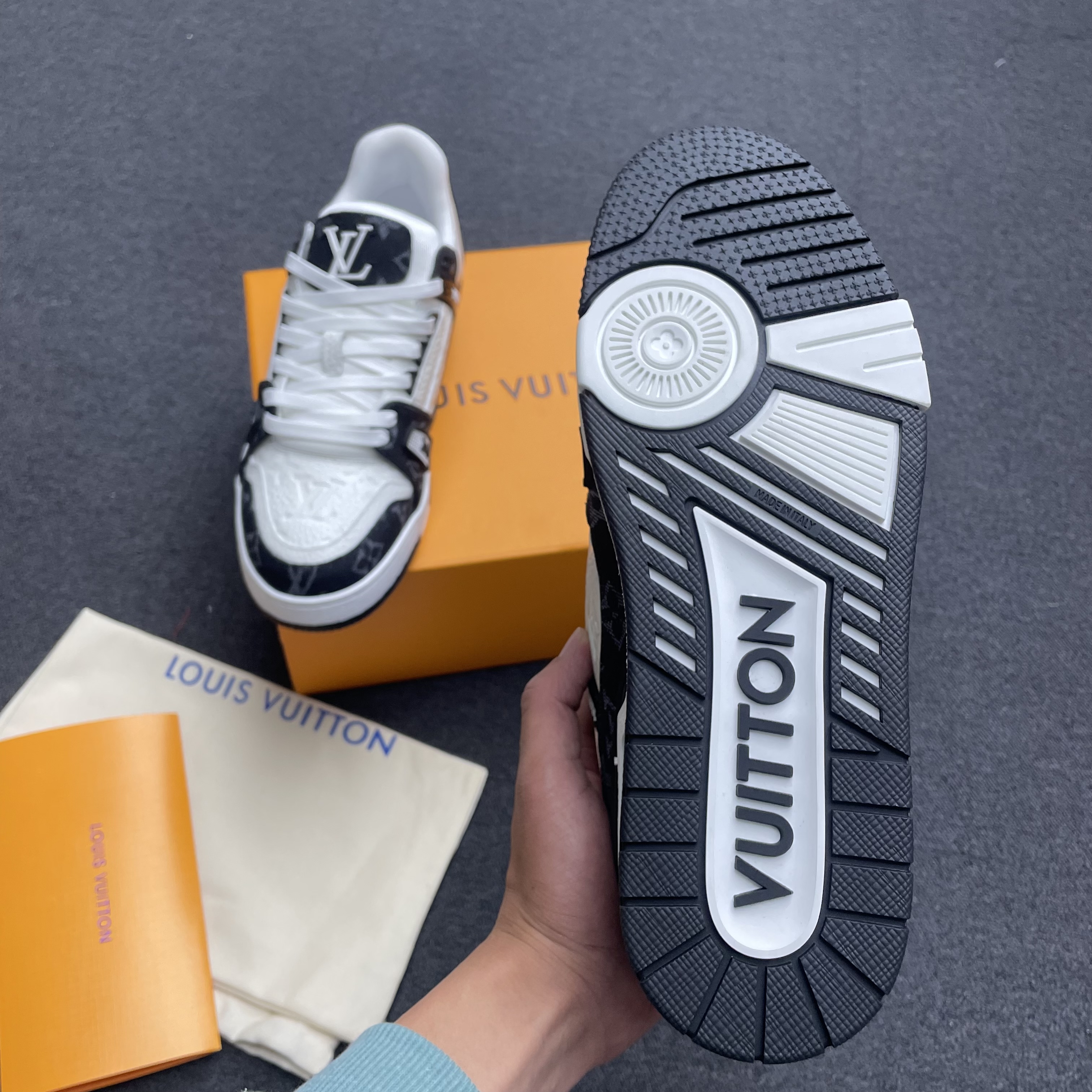 Louis Vuitton Lv Trainer White Black White 1a9jgb (8) - www.newkick.vip