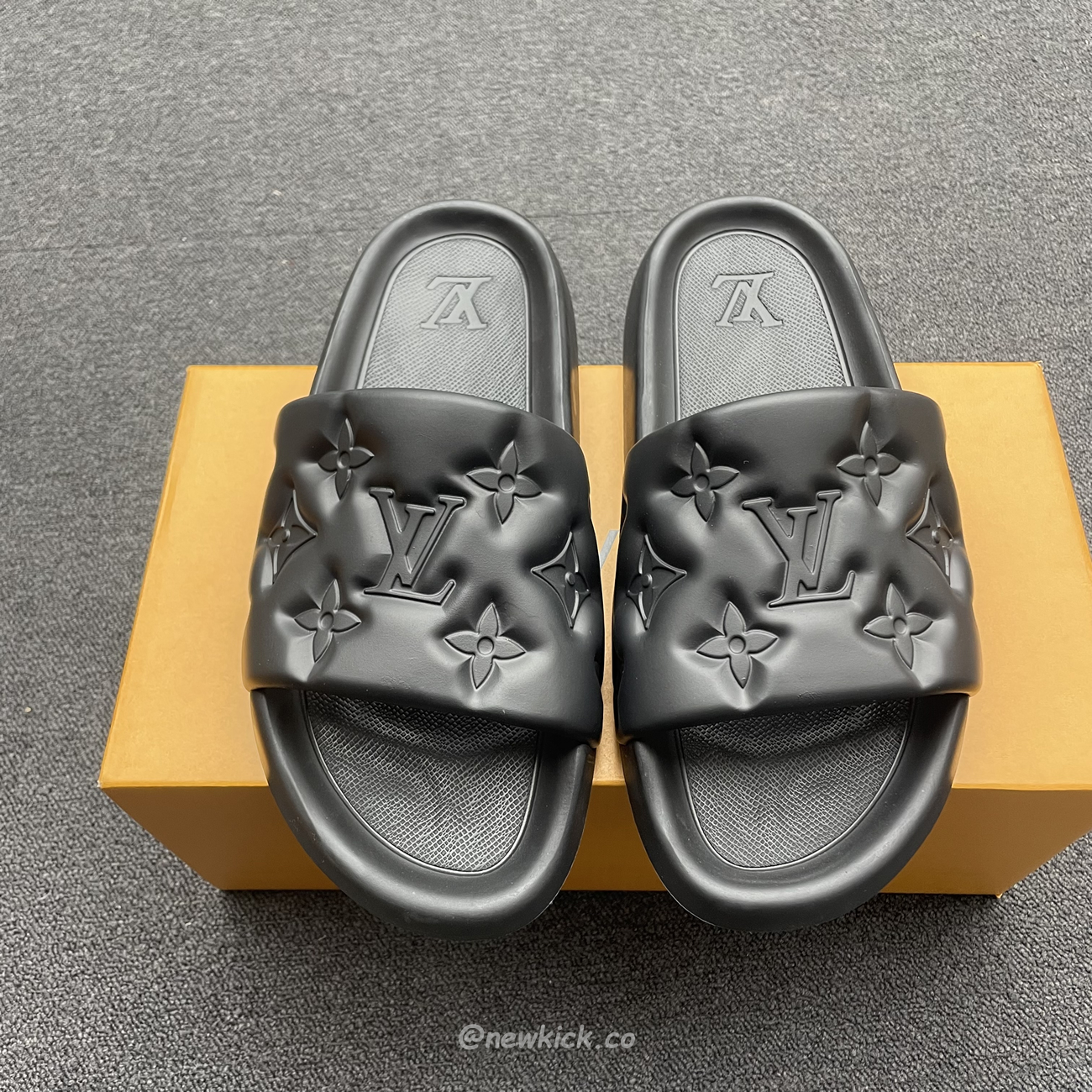 Louis Vuitton Waterfront White Blue 1a9zm5 (39) - www.newkick.vip