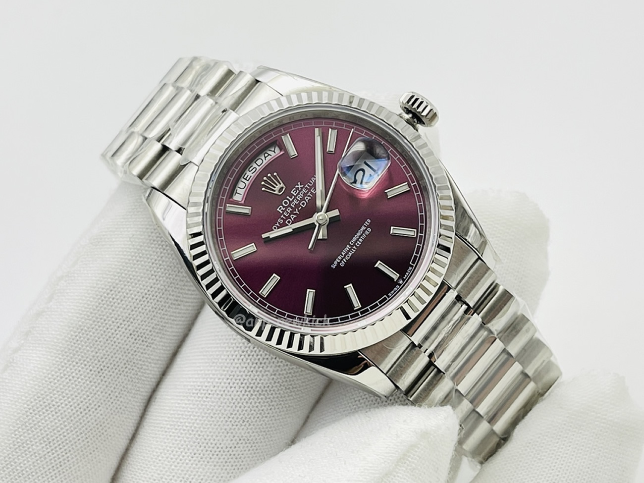 Rolex Day Date Olive Green Cherry Red Dial Bright Blue Bright Black Champagne Colour Olive Green 228239 (19) - www.newkick.vip Rolex Day Date Olive Green Cherry Red Dial Bright Blue Bright Black Champagne Colour Olive Green 228239 (19) - www.newkick.vip
