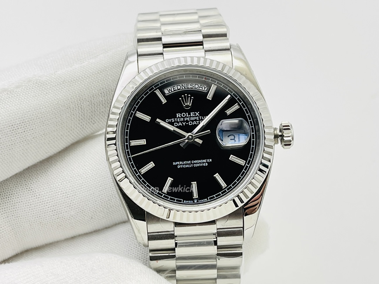 Rolex Day Date Olive Green Cherry Red Dial Bright Blue Bright Black Champagne Colour Olive Green 228239 (71) - www.newkick.vip Rolex Day Date Olive Green Cherry Red Dial Bright Blue Bright Black Champagne Colour Olive Green 228239 (71) - www.newkick.vip