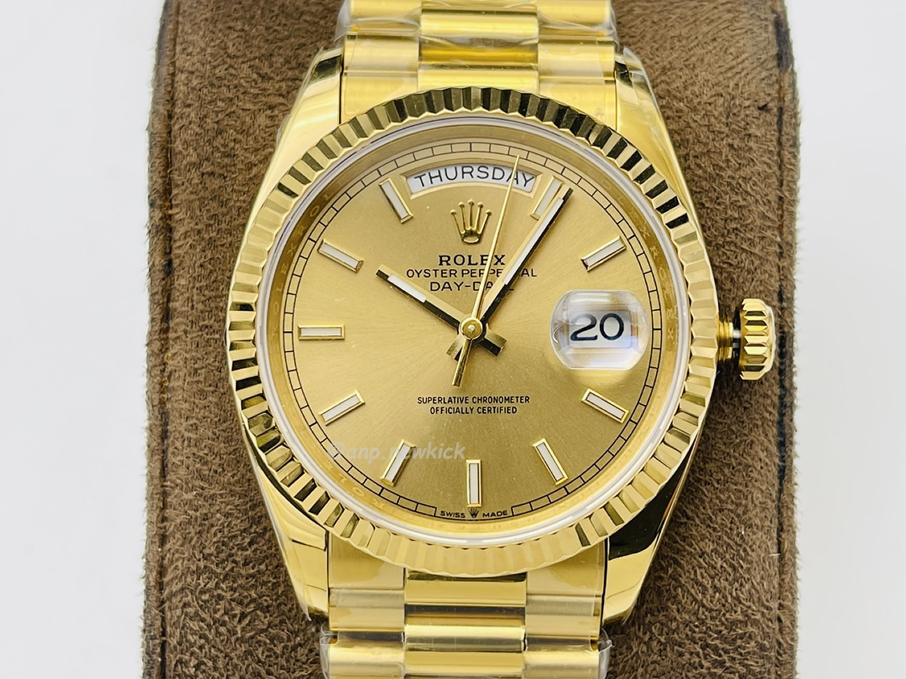 Rolex Day Date Olive Green Cherry Red Dial Bright Blue Bright Black Champagne Colour Olive Green 228239 (88) - www.newkick.vip Rolex Day Date Olive Green Cherry Red Dial Bright Blue Bright Black Champagne Colour Olive Green 228239 (88) - www.newkick.vip