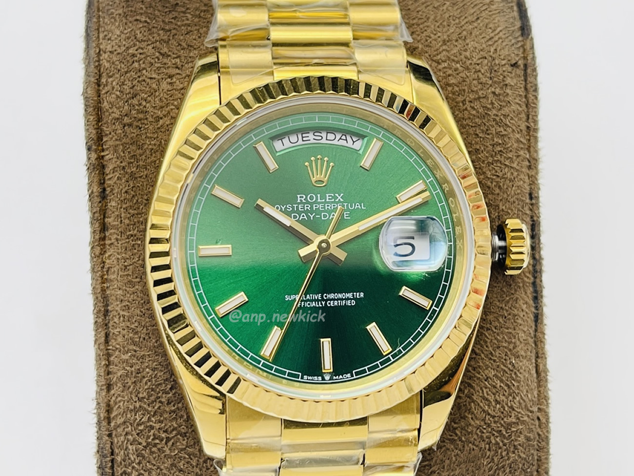 Rolex Day Date Olive Green Cherry Red Dial Bright Blue Bright Black Champagne Colour Olive Green 228239 (99) - www.newkick.vip Rolex Day Date Olive Green Cherry Red Dial Bright Blue Bright Black Champagne Colour Olive Green 228239 (99) - www.newkick.vip